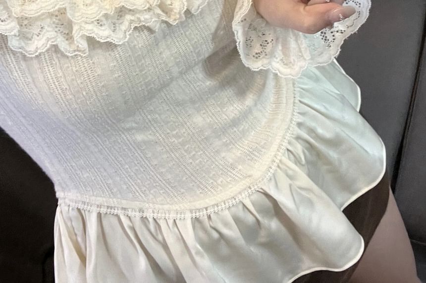 Long-Sleeve Scoop Neck Plain Lace Trim T-Shirt