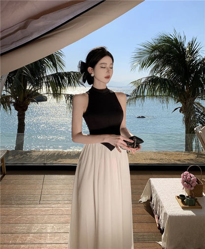 Sleeveless Two Tone Maxi A-Line Dress