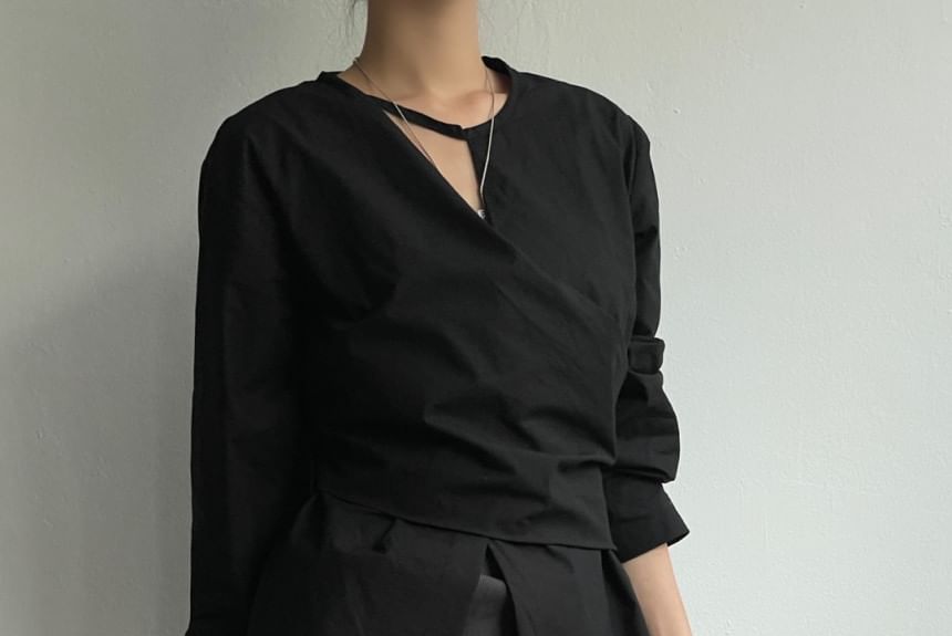 Long-Sleeve Round Neck Plain Cutout Slit Blouse