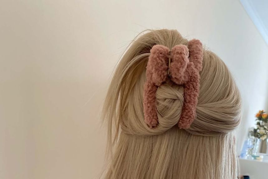 Plain Boucle Hair Claw