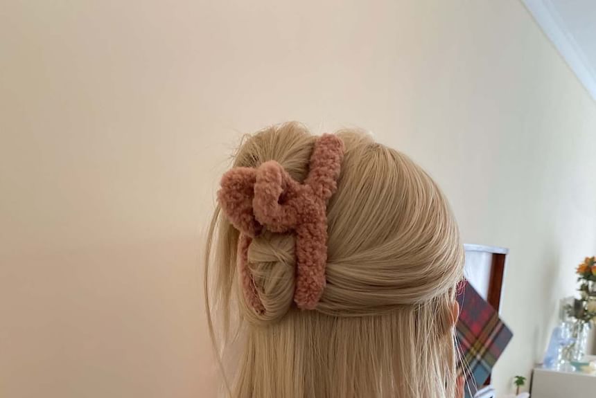 Plain Boucle Hair Claw