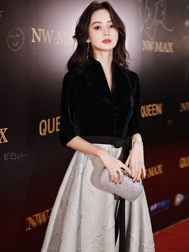 A-Line Gown Evening Dress Elbow-Sleeve / V-Neck