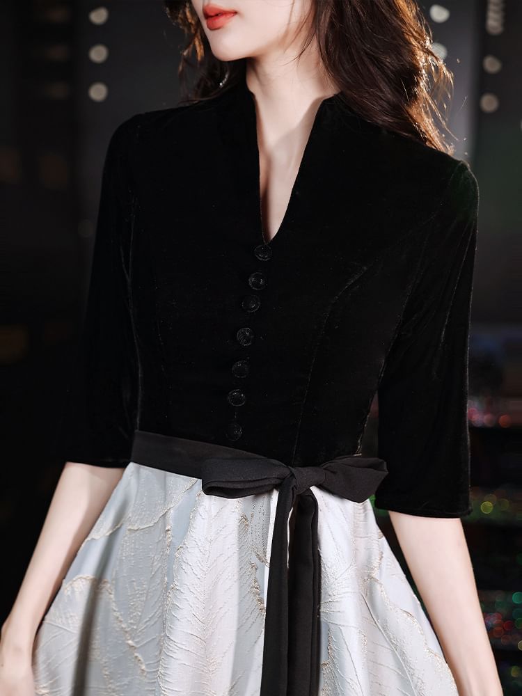 A-Line Gown Evening Dress Elbow-Sleeve / V-Neck