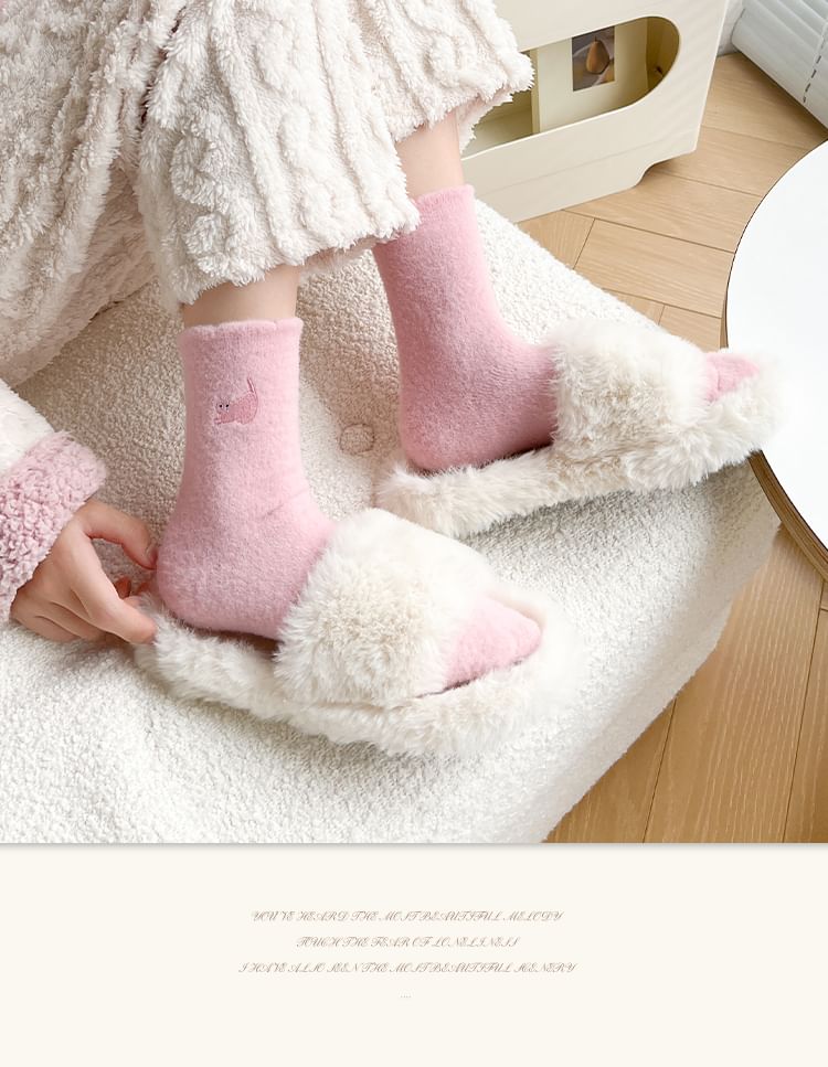 Cat Embroidered Fleece Short Socks / Set