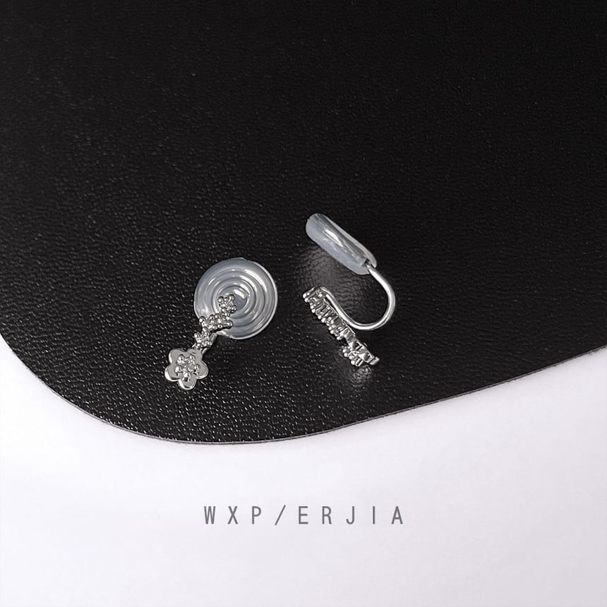 Rhinestone Ear Alloy Floral Cuff