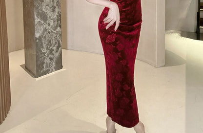 Halter Neck Stand Collar Floral Jacquard Cutout Slit Velvet Midi Sheath Qipao / Faux Pearl Layered Chain / Set