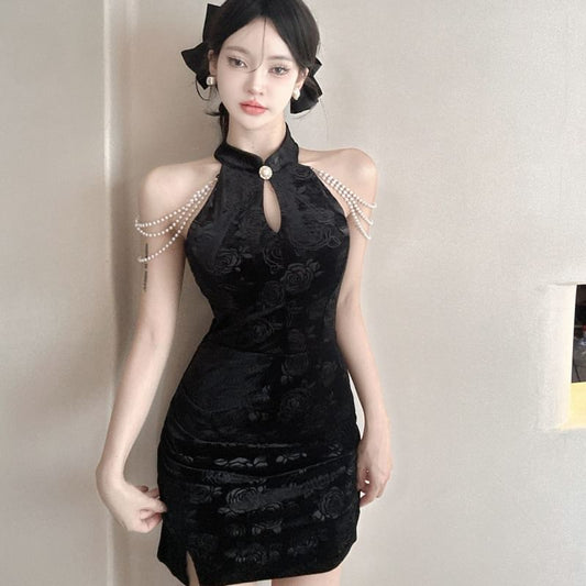Halter Neck Stand Collar Floral Jacquard Cutout Slit Velvet Mini Bodycon Qipao / Faux Pearl Layered Chain / Set