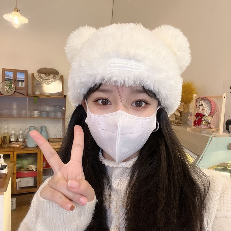 Bera Chenille Ear Hat