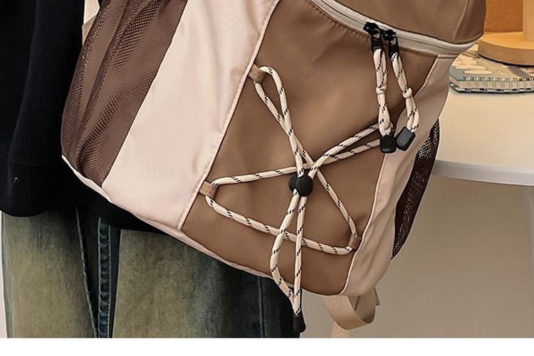 Nylon-Rucksack mit Kordelzug und Farbblock