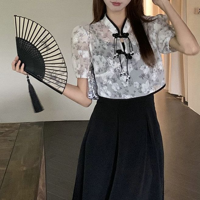 Set: Spaghetti Strap Plain Midi A-Line Dress  + Short-Sleeve Floral Blouse