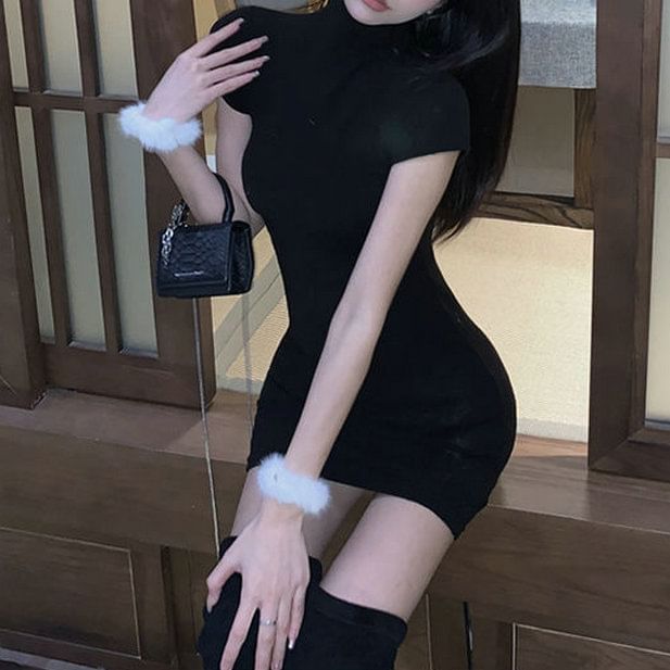 Short-Sleeve Turtleneck Plain Mini Sheath Dress