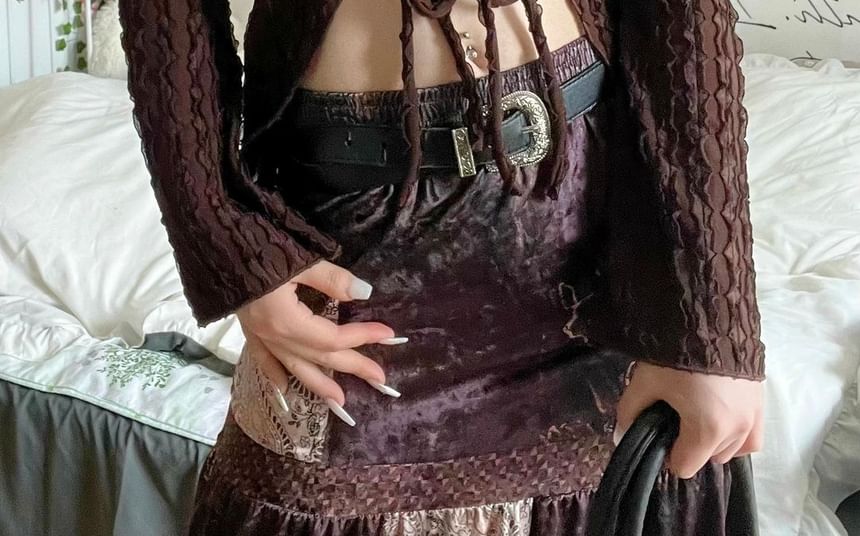 Long-Sleeve V-Neck Butterfly Print Ribbon Front Crop Top