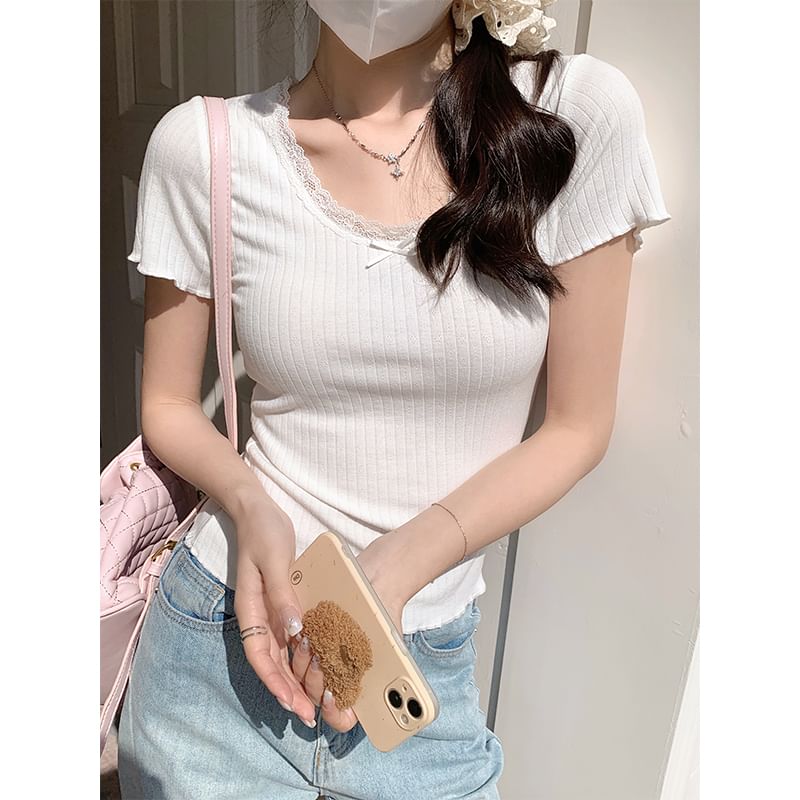 Scoop Neck Lace-Trim Crop Tee Slim Fit