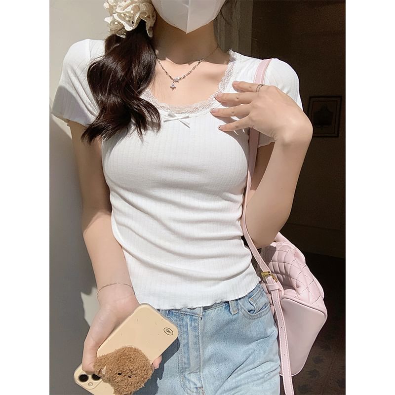 Scoop Neck Lace-Trim Crop Tee Slim Fit