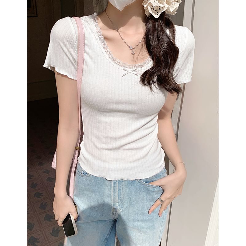 Scoop Neck Lace-Trim Crop Tee Slim Fit
