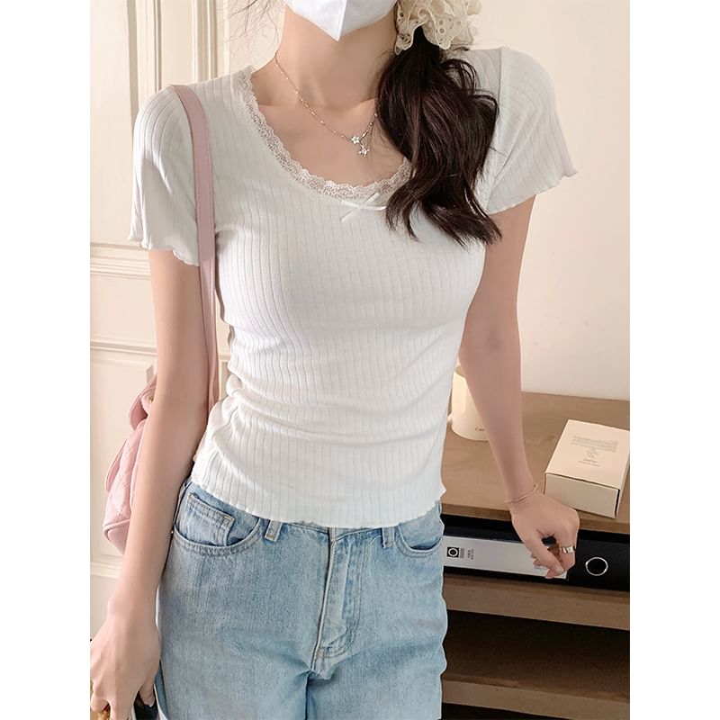 Scoop Neck Lace-Trim Crop Tee Slim Fit