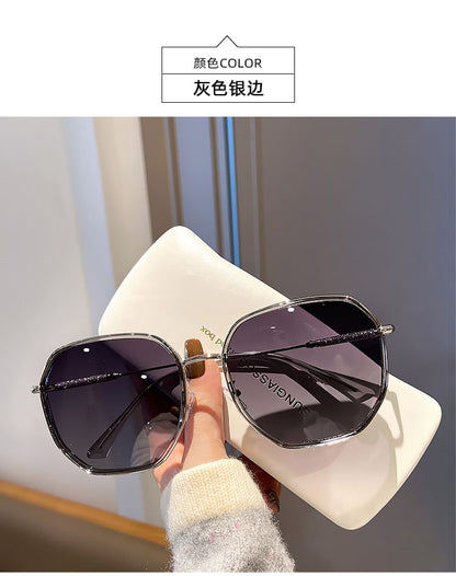 Oversized Geometric Frame Sunglasses