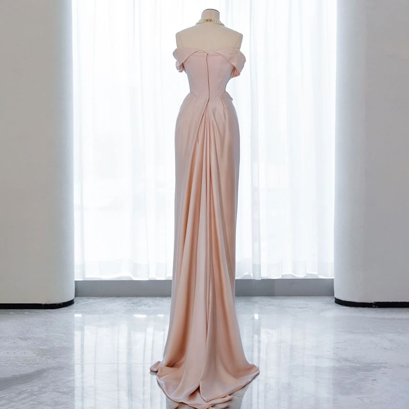 Off-Shoulder Plain Sheath Evening Gown