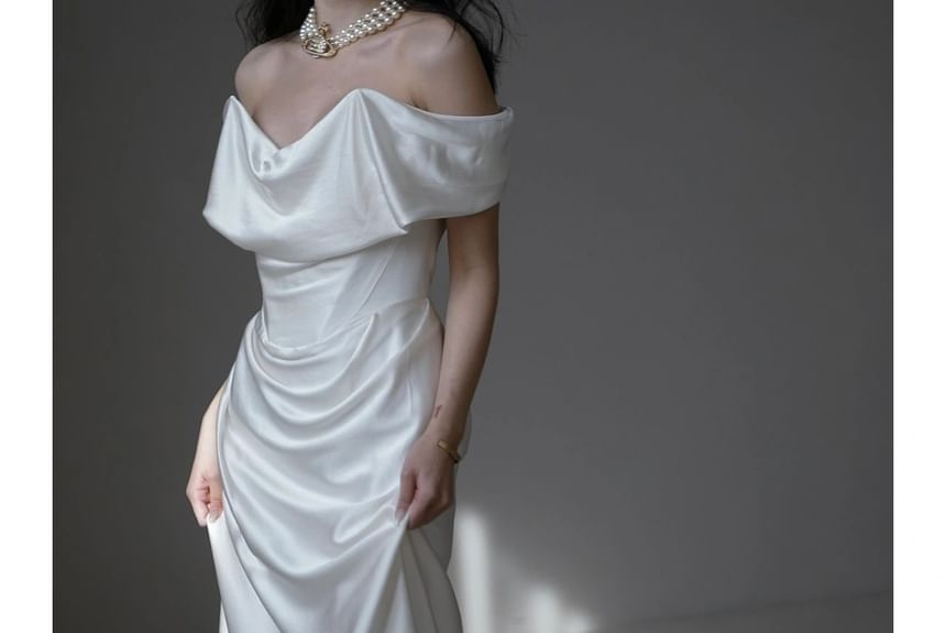 Sheath Off-Shoulder Evening Plain Gown