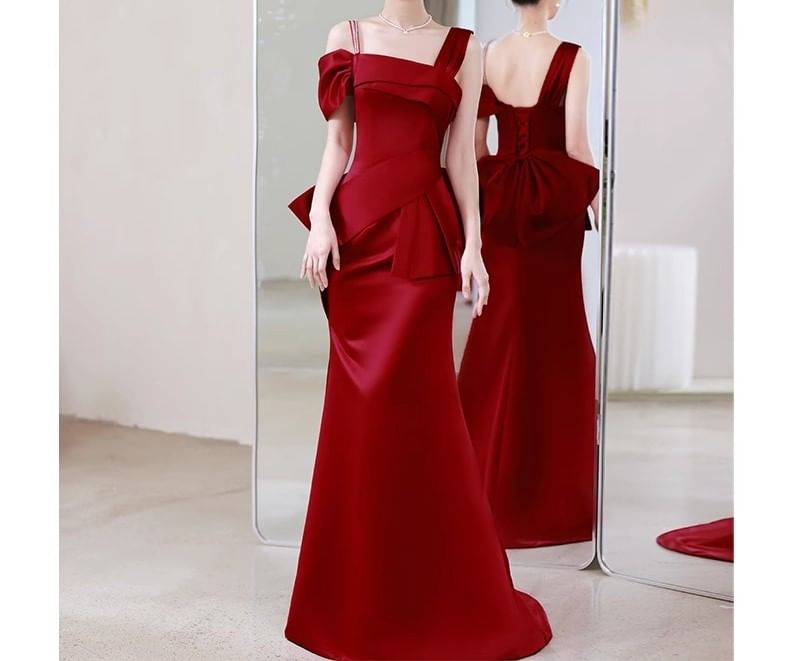 Asymmetrical Cold-Shoulder A-Line Velvet Evening Gown