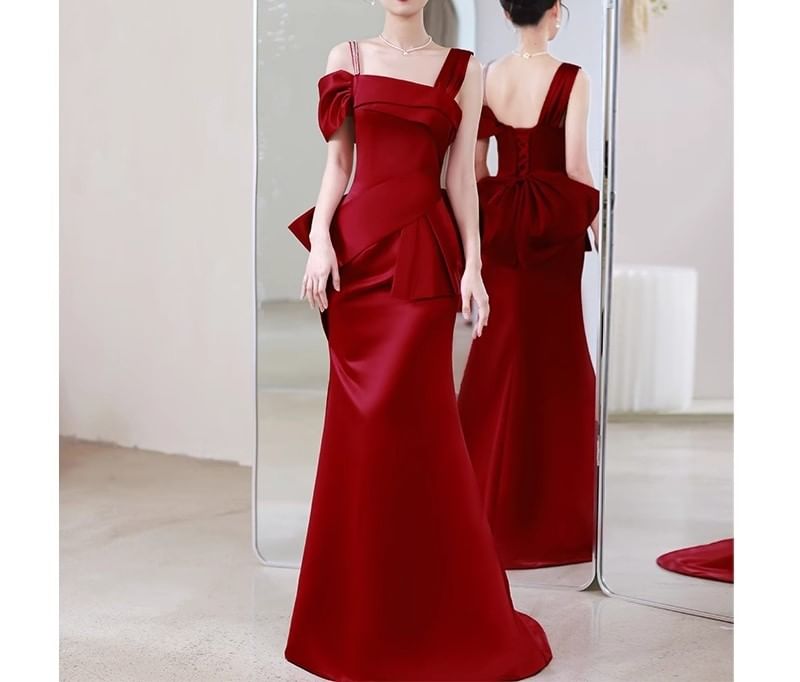 Asymmetrical Cold-Shoulder A-Line Velvet Evening Gown