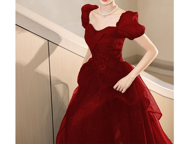 Puff-Sleeve Sweetheart-Neckline Sequined A-Line Mesh Evening Gown