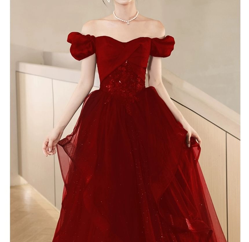 Puff-Sleeve Sweetheart-Neckline Sequined A-Line Mesh Evening Gown