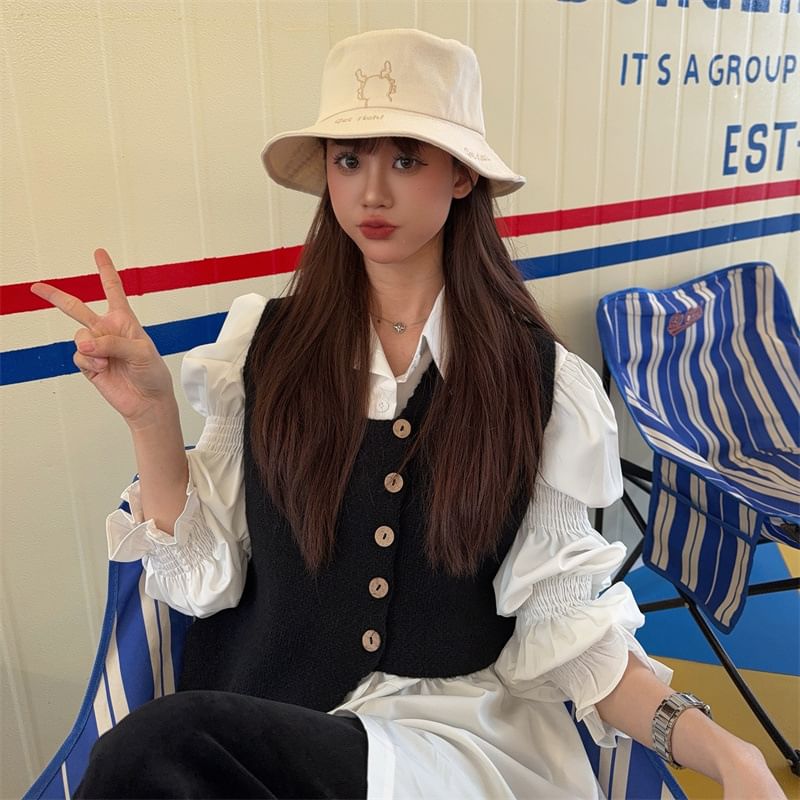 Cartoon Hat Embroidered Bucket