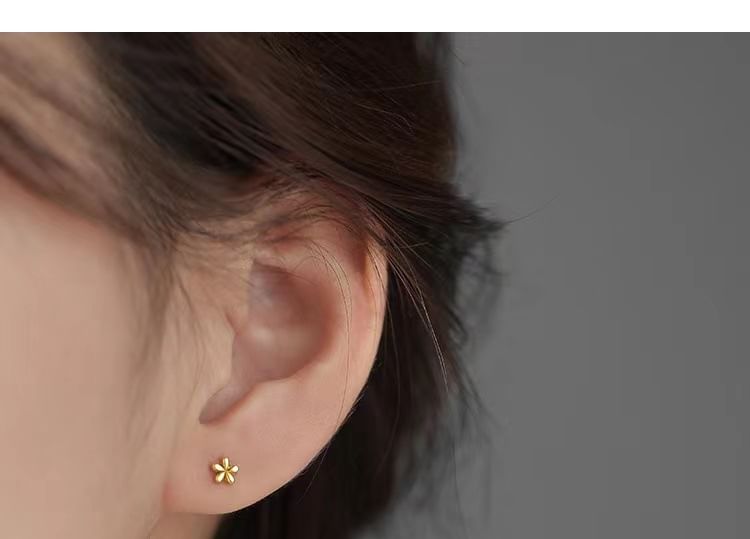 Floral Sterling Silver Stud Earring