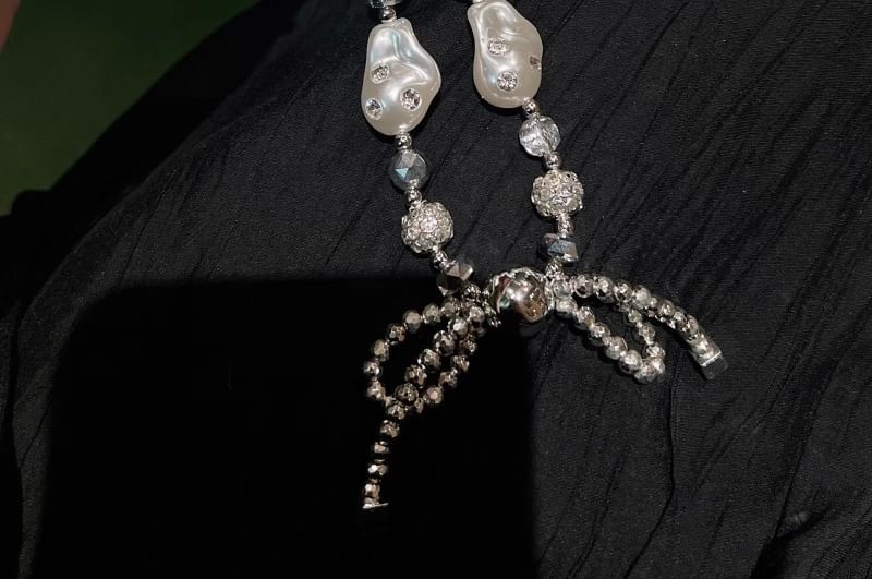 Pearl Irregular Rhinestone Phone Faux Strap