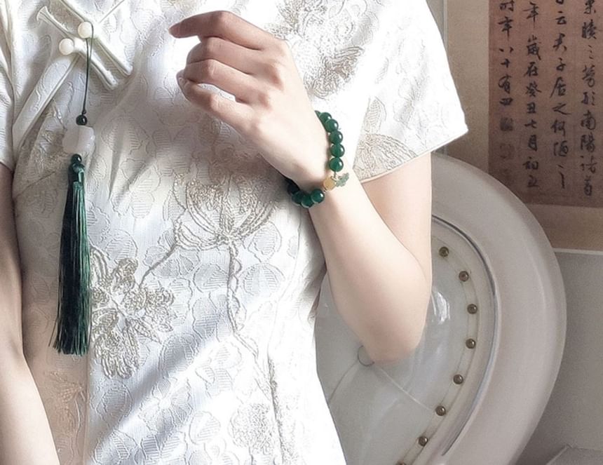 Elbow-Sleeve Band Collar Floral Embroidered Midi Qipao