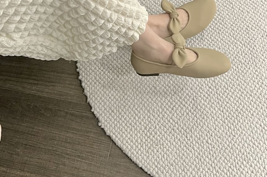 Plain Bow Accent Faux Leather Mary Jane Flats