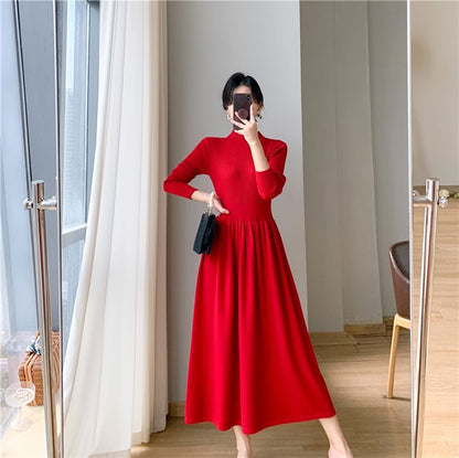 Long-Sleeve Crew Neck Plain Knit Midi A-Line Dress