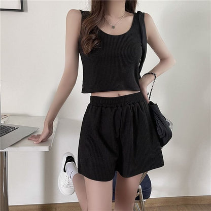 Set: Scoop Neck Plain Tank Top + Elastic Waist Sweat Shorts