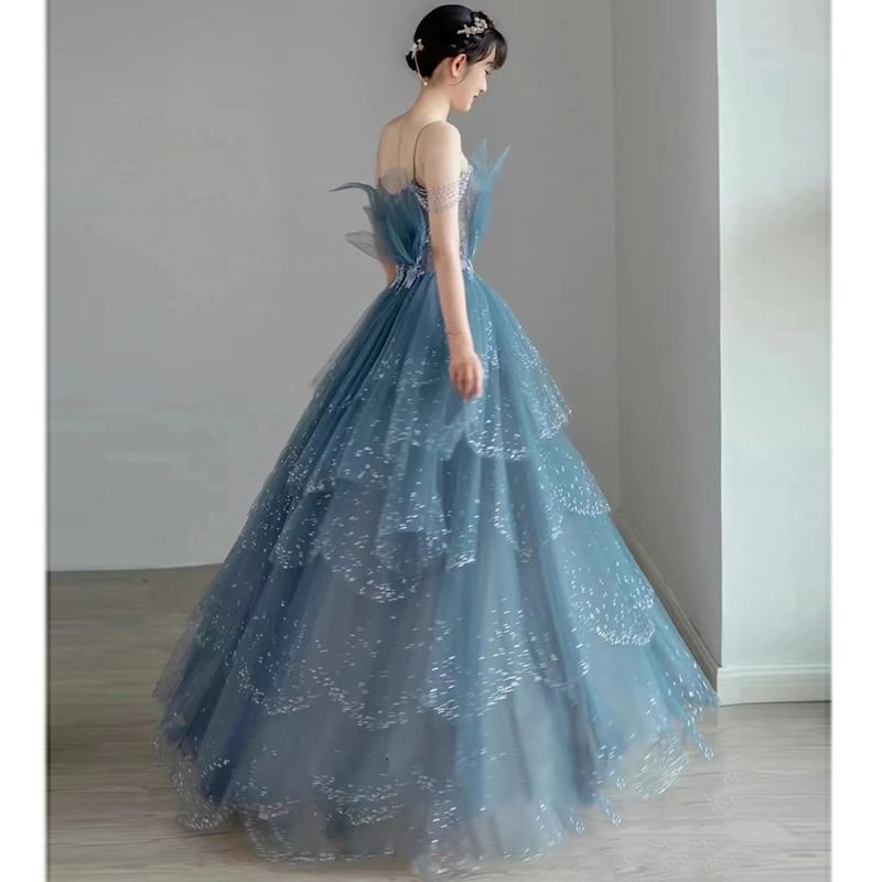 Spaghetti Strap V-Neck Floral Applique Tiered Mesh A-Line Evening Gown