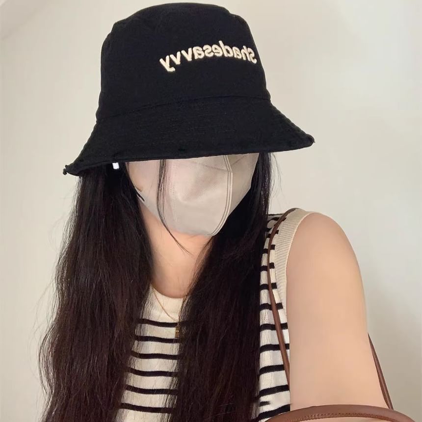 Lettering Bucket Hat