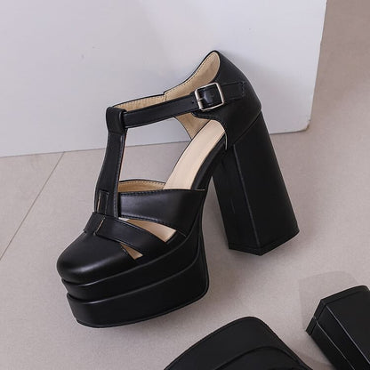 Chunky Heel Plain Buckled Faux Leather Sandals