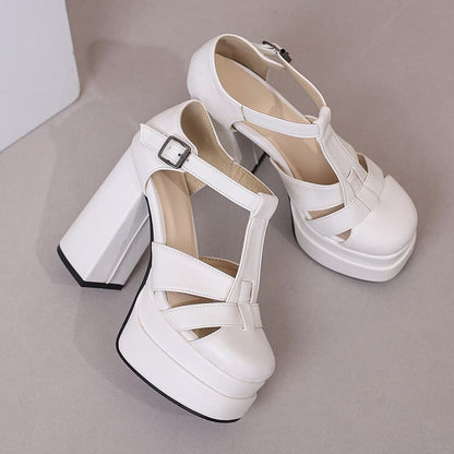 Chunky Heel Plain Buckled Faux Leather Sandals