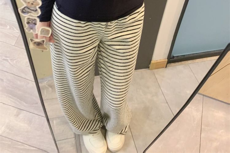 Mid Rise Striped Wide Leg Pants