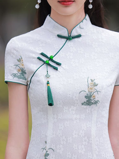 Short-Sleeve Floral Embroidered Slit Lace Mini Sheath Qipao