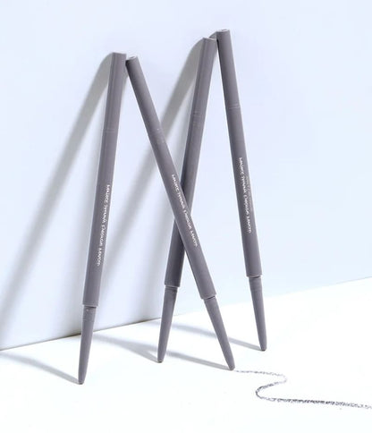 Crayon à sourcils fin