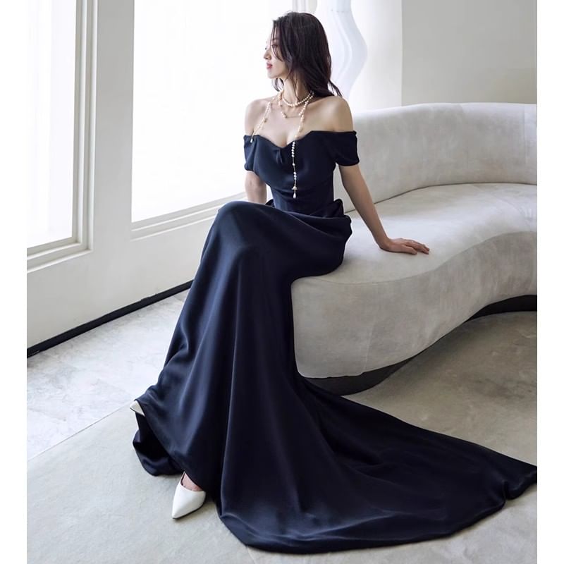 Off-Shoulder Plain Ruched Trained Mermaid Evening Gown