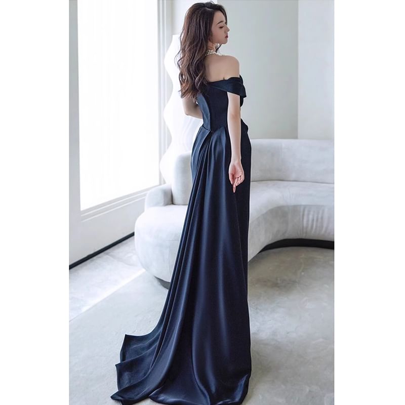 Off-Shoulder Plain Ruched Trained Mermaid Evening Gown