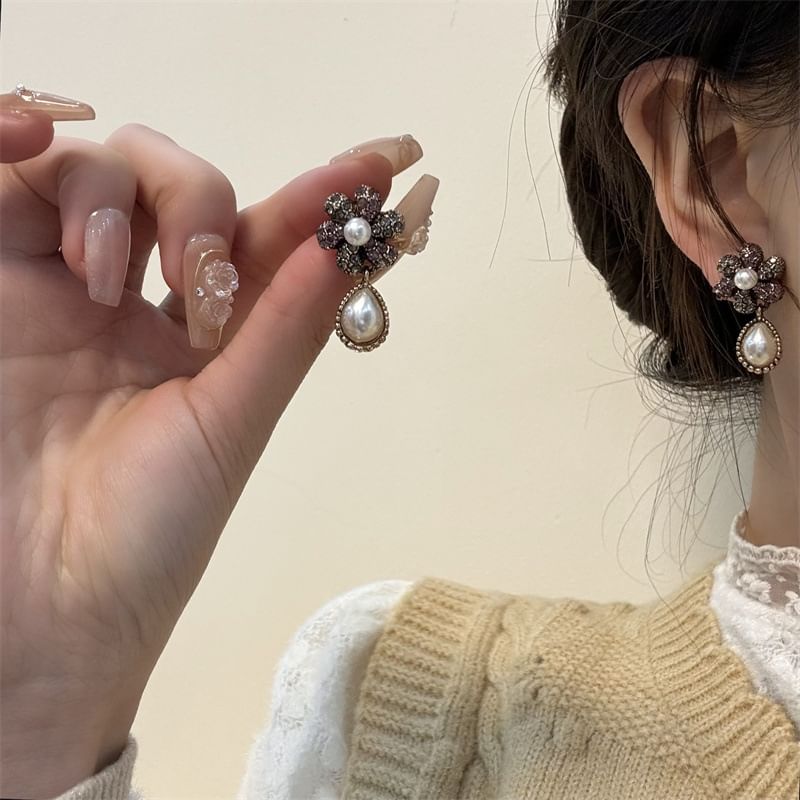 Faux Pearl Drop Earring