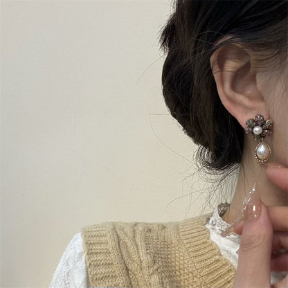 Faux Pearl Drop Earring