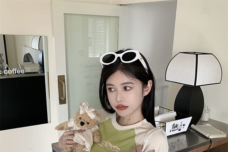 Short-Sleeve Crew Neck Letter Embroidered Cropped T-Shirt