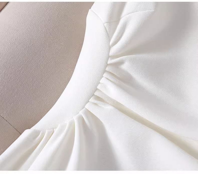 Sleeveless Scoop Neck A-Line Maxi Gown