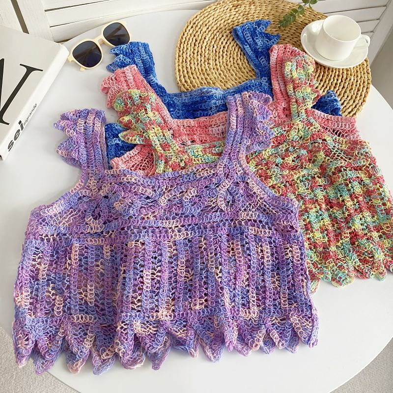 Haut court sans manches en crochet