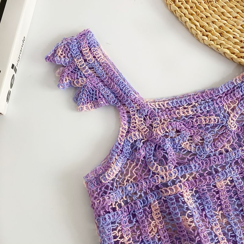 Haut court sans manches en crochet