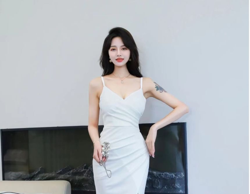 Mermaid Slit Plain Spaghetti Strap Gown V-Neck Evening